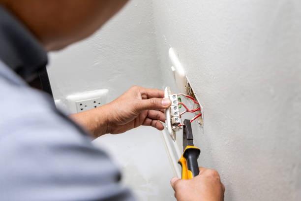 Electrical Outlet Repair in IL