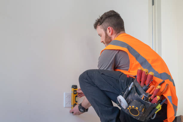 Best Affordable Emergency Electrician  in Riverton, IL